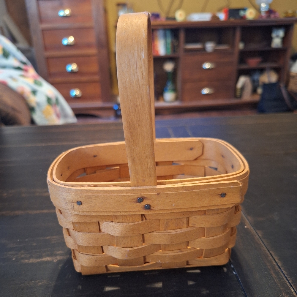 Longaberger Small Woven Tan Basket with Handle